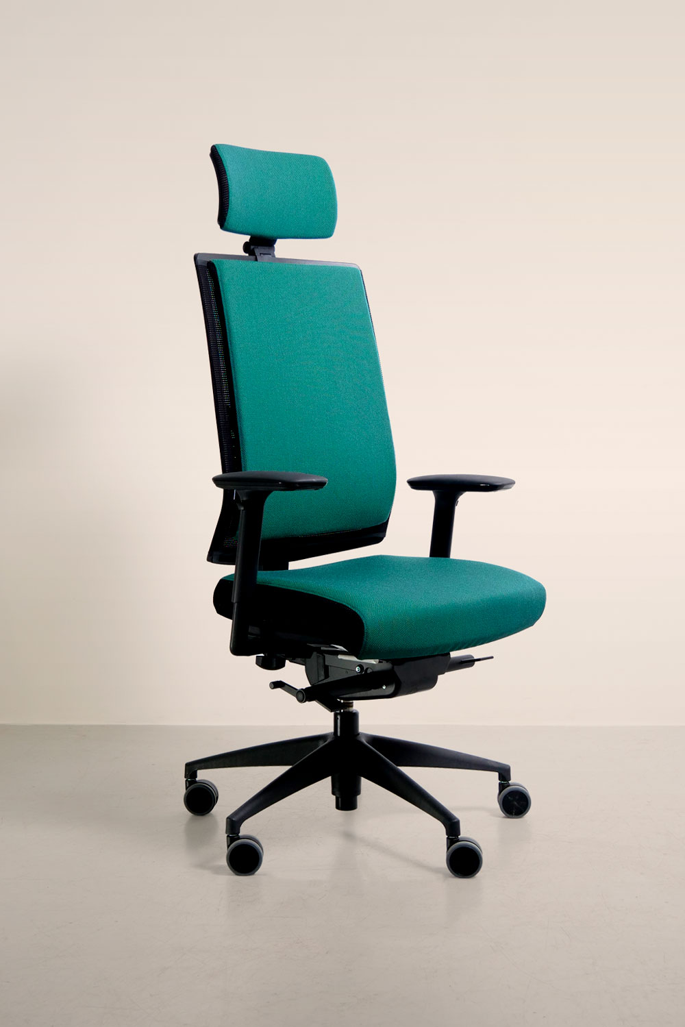 Fauteuil de bureau ergonomique réglable en tissu vert Great Marcel Garni de trois Quart NAVAILLES